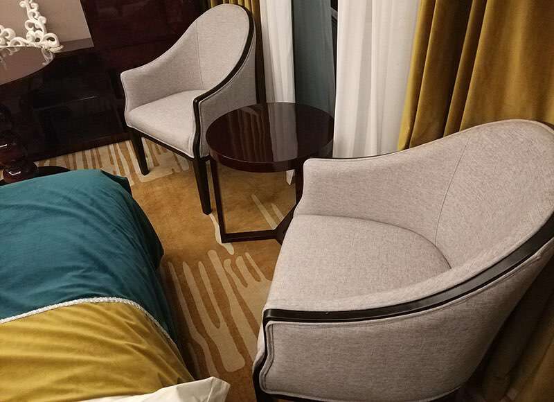 chairs-and-tables-for-hotels